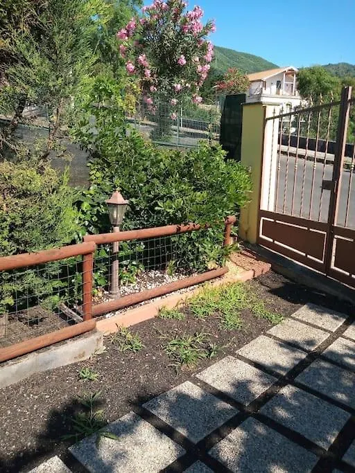 Holiday home Loft Sotto Il Vulcano, Con Posto Auto Privato Zafferana Etnea Italy